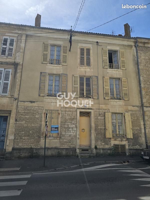 Maison 4 pièces 113 m² · à Fontenay-le-Comte · 113 m² · 76 300 €