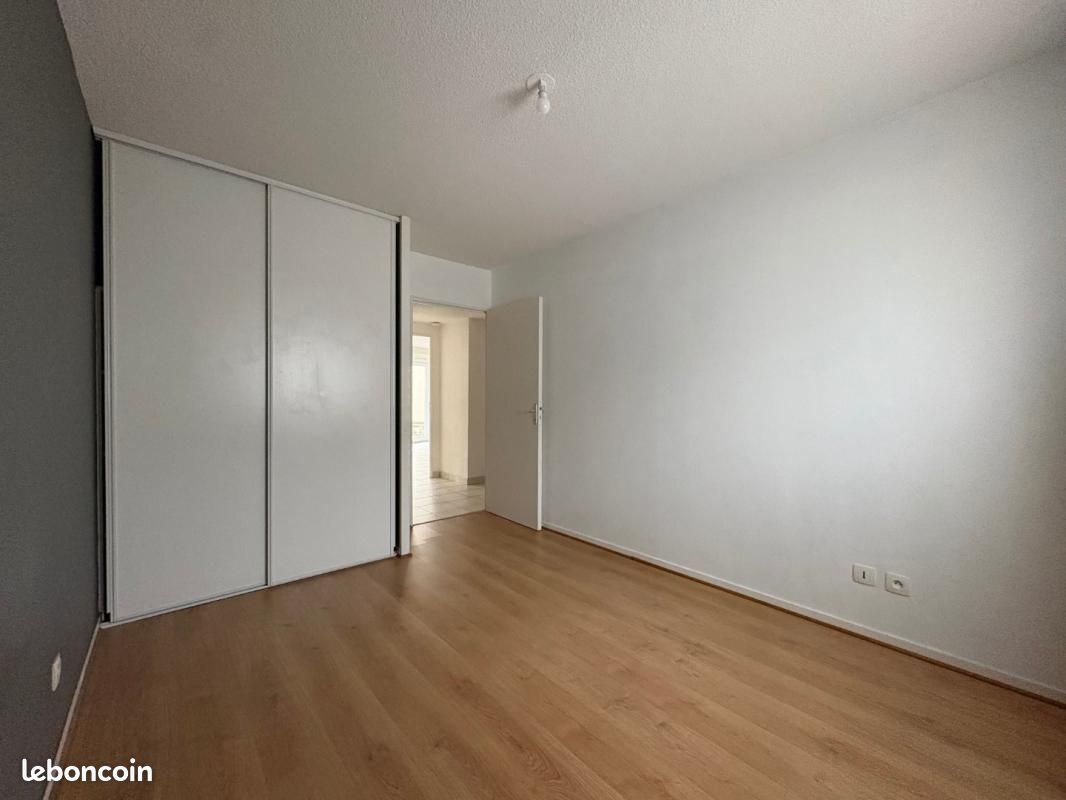 Appartement a louer chateauroux - 4 pièce(s) - 88 m2 - Surfyn