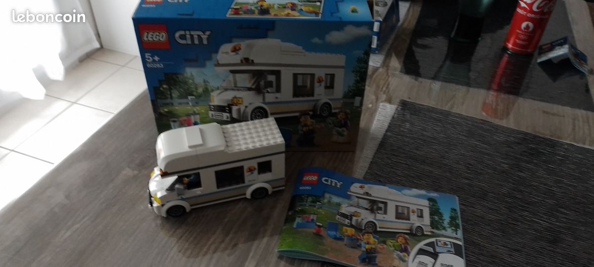 Lego 60283 (image 1)