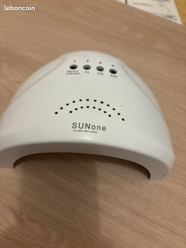 Lampe uv pour les ongles (image 1)