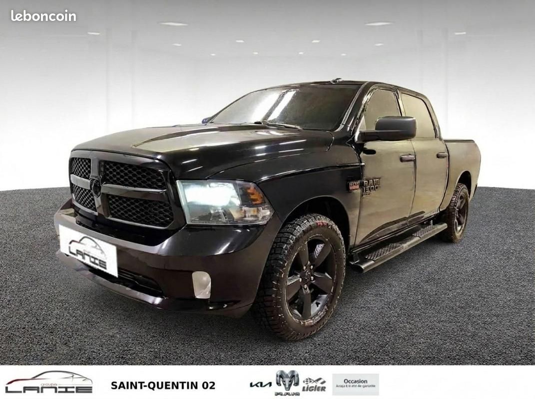 Dodge Ram 1500 CREW CAB 5.7L V8 HEMI CLASSIC PACK BLACK (image 1)