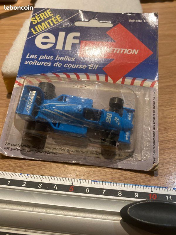 Collector elf (image 1)