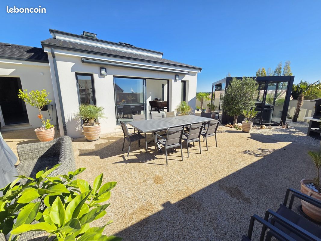 Maison 6 pièces 183 m² · à Valdivienne · 183 m² · 395 000 €