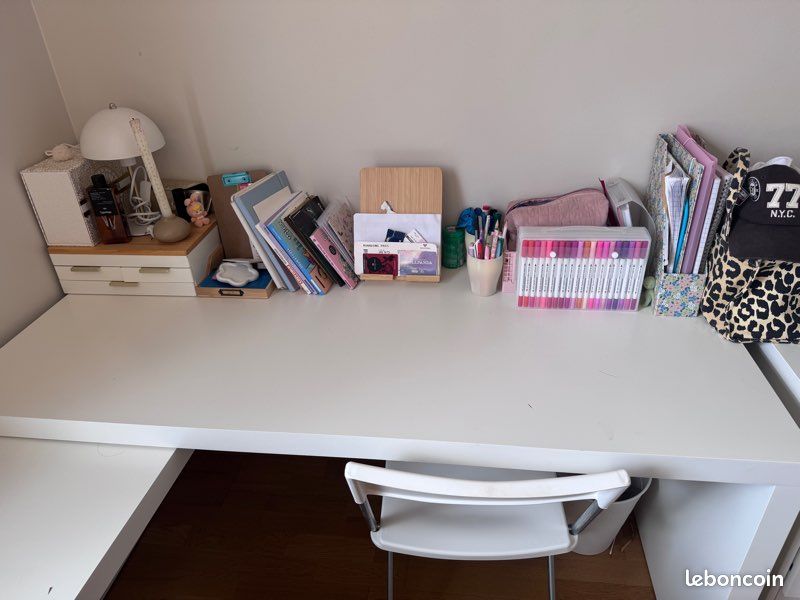 Bureau (image 1)