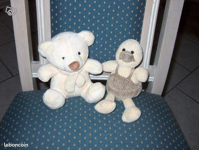 Lot de deux peluches de marque (image 1)
