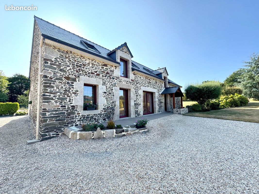 Maison 6 pièces 143 m² · à Noyal-Pontivy · 143 m² · 425 796 €