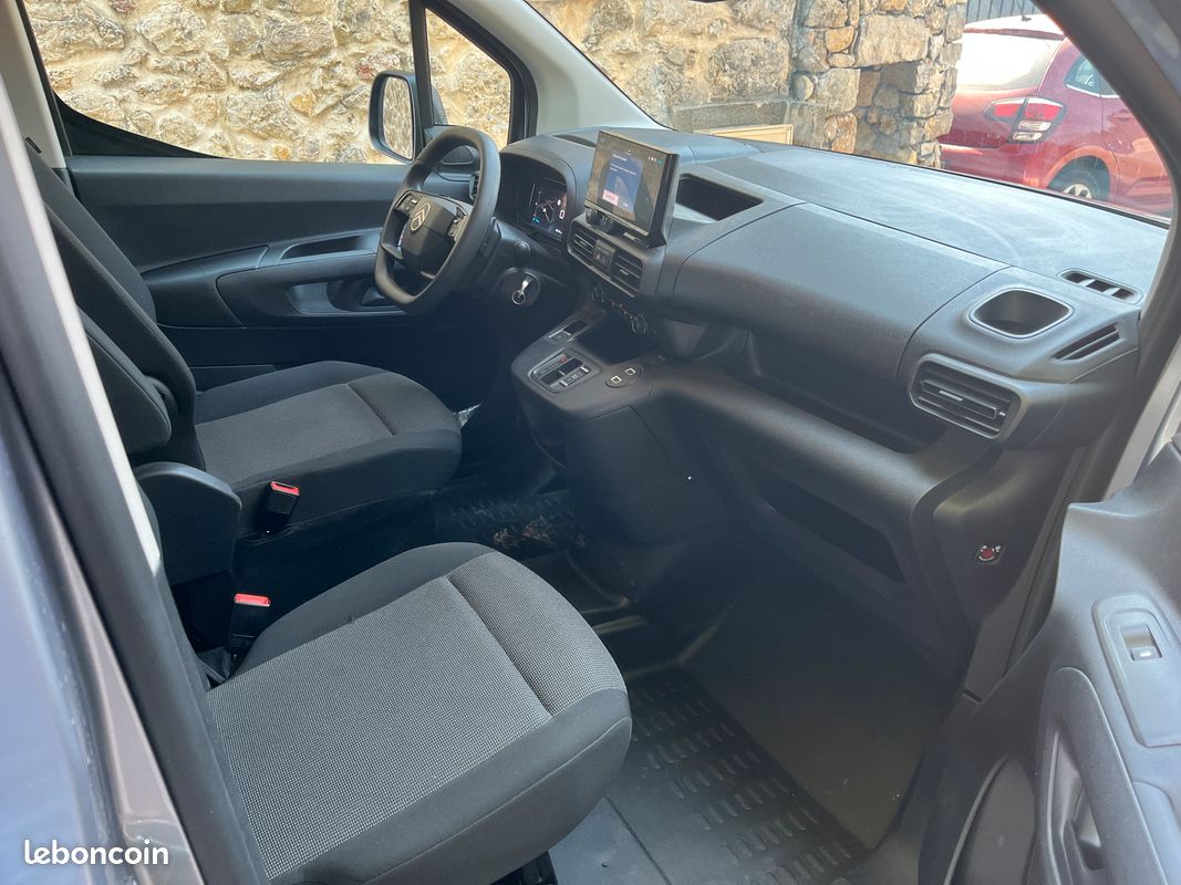 Citroen berlingo iii (2) cabine approfondie taille xl bluehdi 130 s&s eat8 (image 3)
