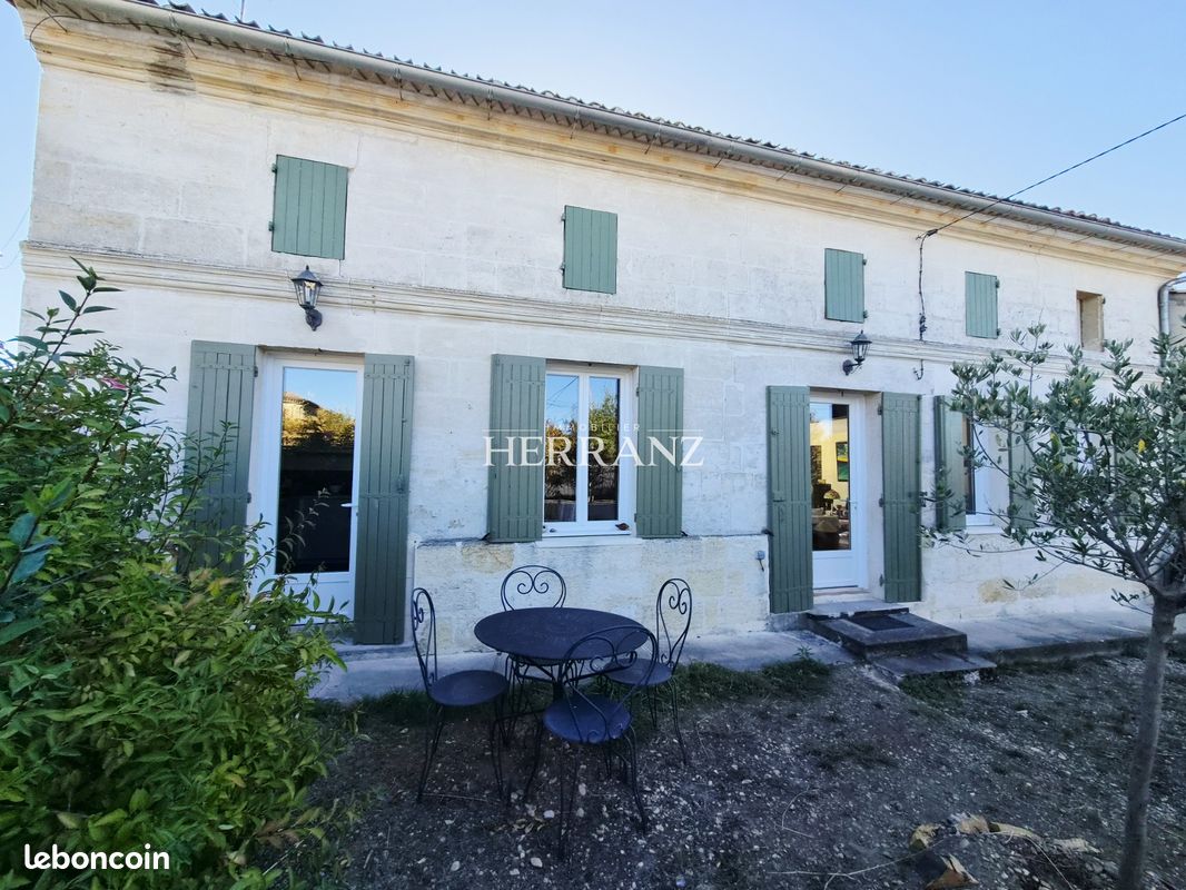 Maison 7 pièces 186 m² · à Coutras · 186 m² · 345 000 €