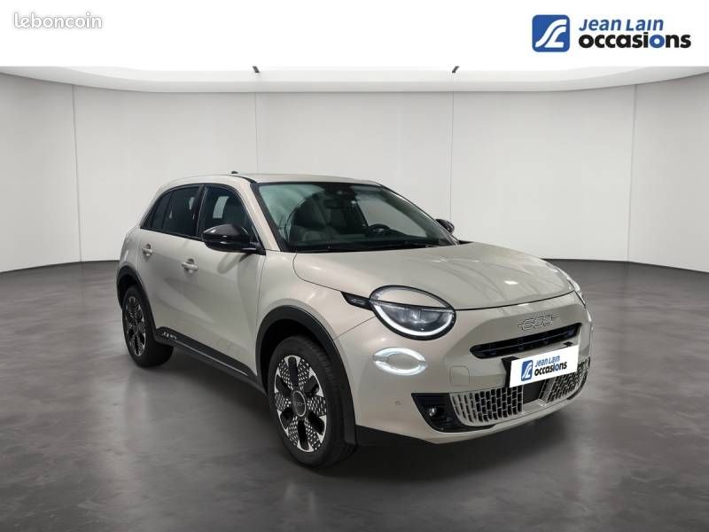 Fiat 600 T-Gen 3 1.2 Hybrid 145ch eDCT6 La Prima - Voitures