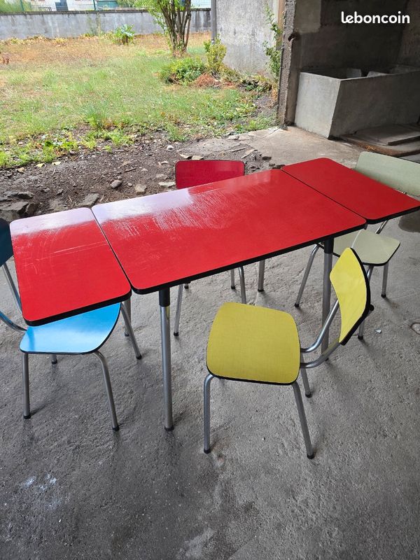 Ensemble chaises et table en formicat (image 1)