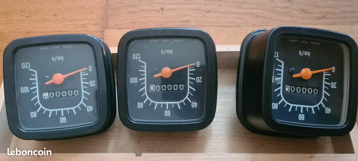 Entourage De Compteur Suzuki GSXF 600 (1999-2002) - Pièce D'occasion, état Fonctionnel