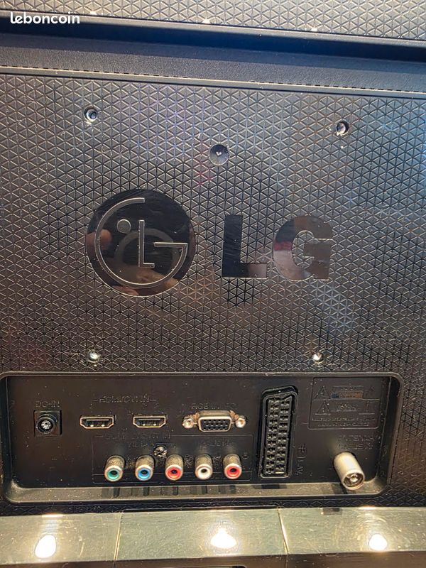 Téléviseur LG 23 POUCES (image 2)