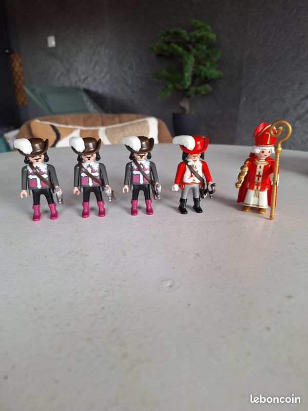 Pièces PLAYMOBIL Jambes Rouges Bottes Noires Dorées Mousquetaire Flandes Soldat - X2