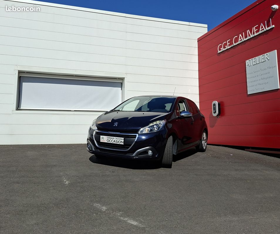 Peugeot 208 1.6 BLUEHDI - 100 STYLE (image 1)