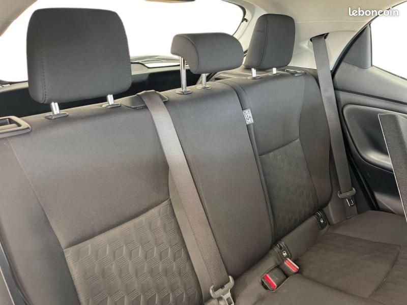Toyota Yaris 120 VVT-i Dynamic Business 5p MC24 (image 12)