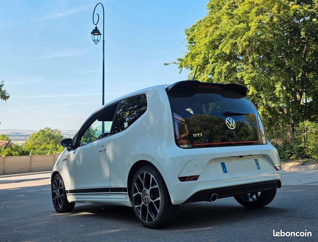 VW UP GTI 115cv blanche 3 portes (image 2)