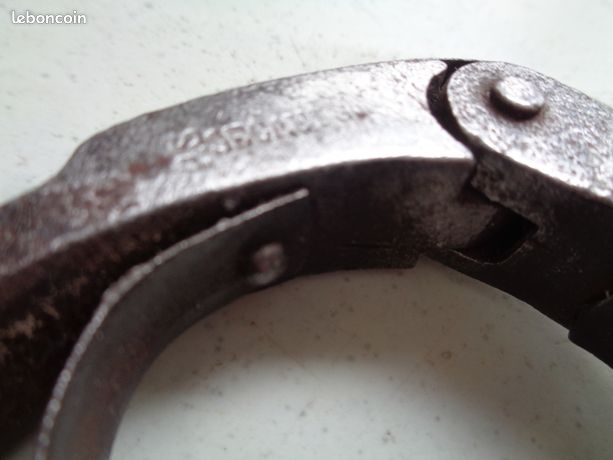 Ancien Chien à Monter De Cordonnier - Outil De Métier Vintage En Cuir, Marque Segaults