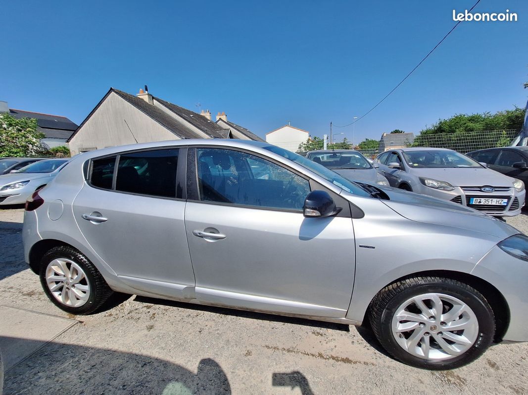 RENAULT MEGANE III BERLINE TCE 115 Energy eco2 Limited (image 5)