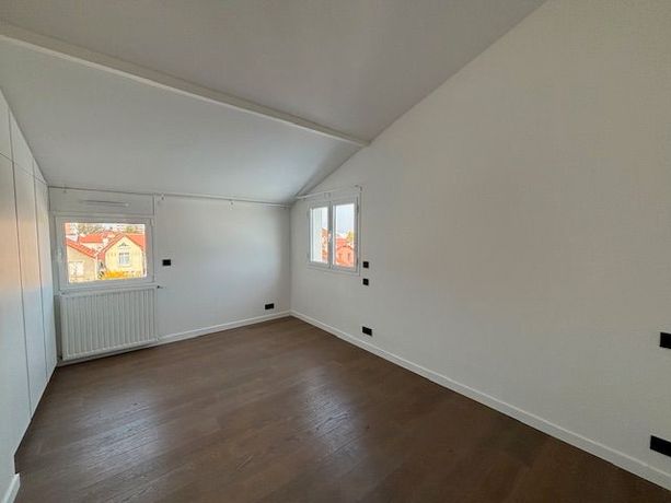 Maison a louer chatillon - 6 pièce(s) - 190 m2 - Surfyn