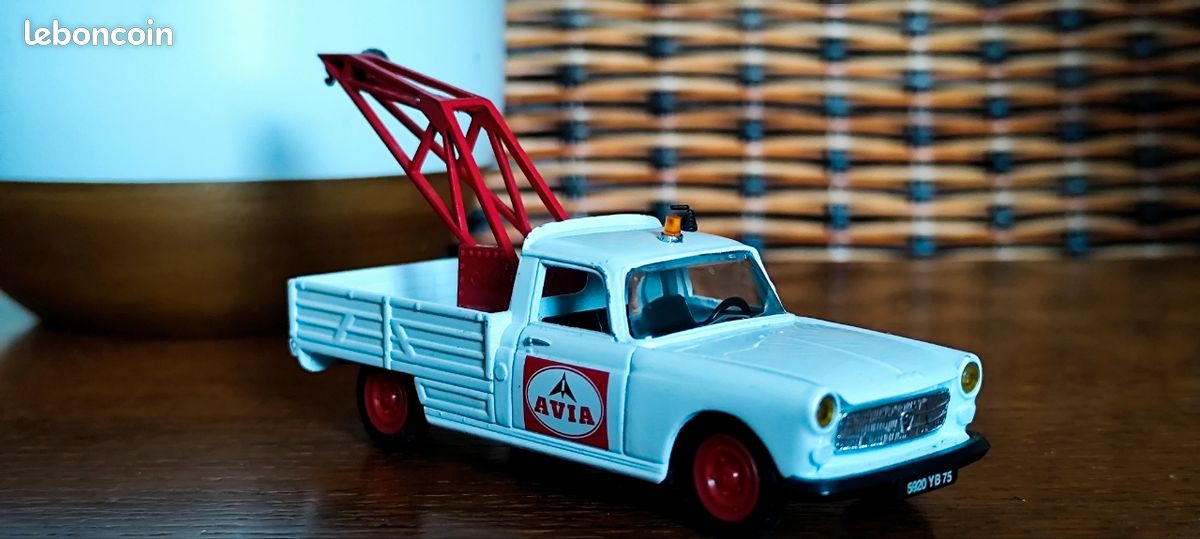 Miniature Provence Moulage 1/43 – Peugeot 404 Pick-up Bâché Bleu – Résine, Occasion