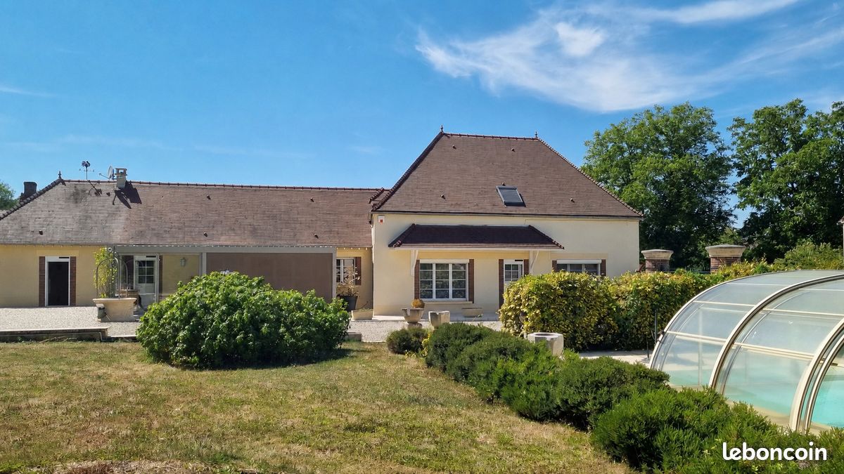 Maison 6 pièces 204 m² · à Butteaux · 204 m² · 344 000 €