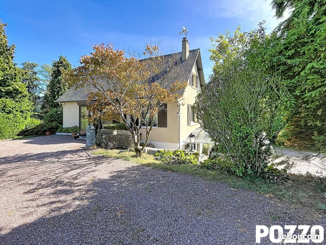 Maison 6 pièces 148 m² · à Souleuvre en Bocage · 148 m² · 252 000 €