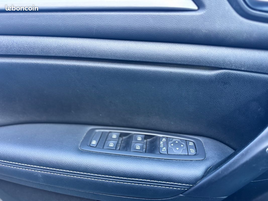 RENAULT MEGANE IV BERLINE dCi 110 Energy Intens + Entretien Complet (image 20)
