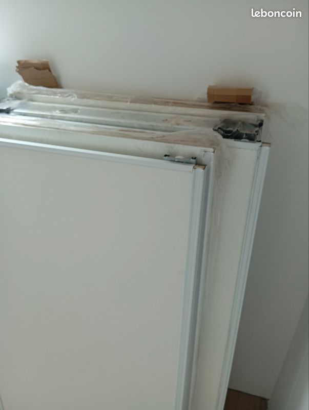 Porte placard coulissant (image 2)