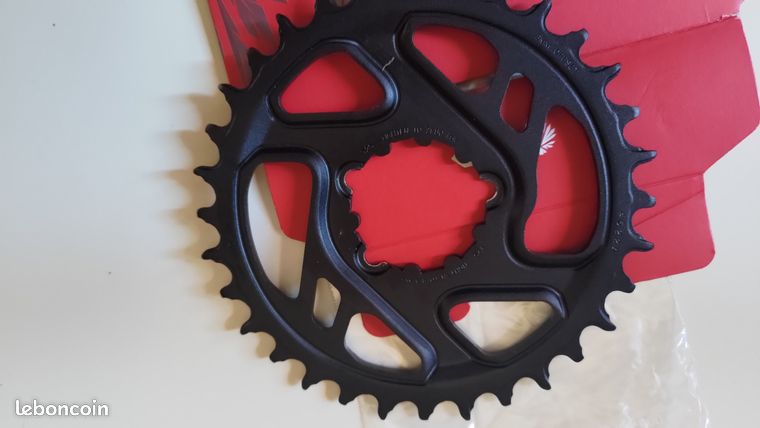 Plateau VTT Shimano Deore 3x9v milieu (36 dents) noir - Partie cycle vélo sur La Bécanerie