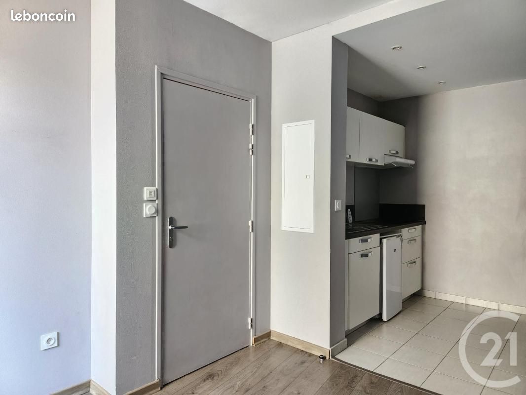 Appartement 2 pièces 30 m² · à Saint-Affrique · 30 m² · 379 €