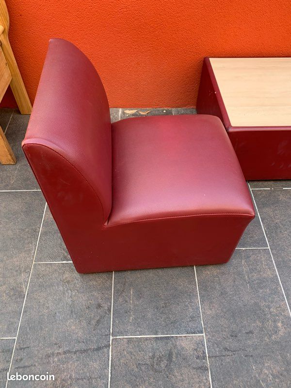 Fauteuils et table basse (image 3)
