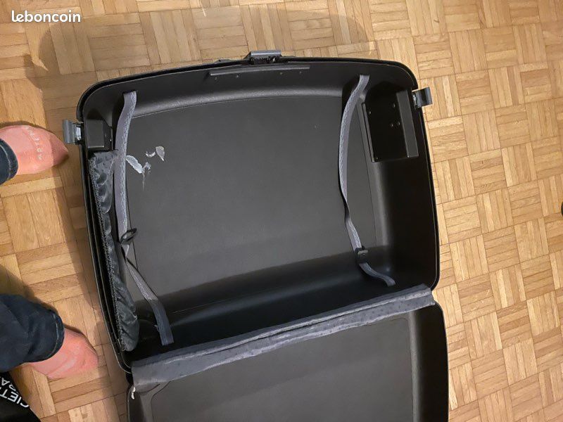Valise Delsey rigide 2 roues + poignée (image 3)