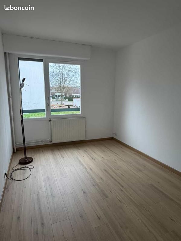 Appartement 4 pièces 83 m² · à Amiens · 83 m² · 900 €