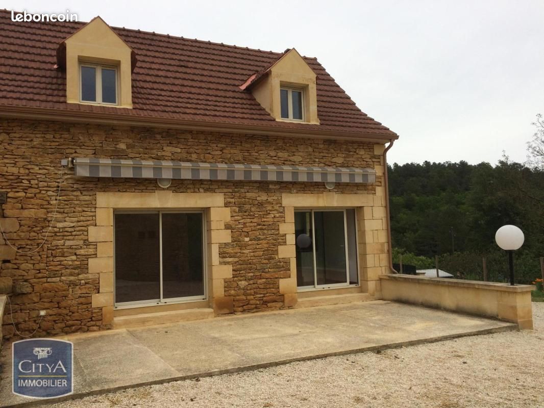 Maison 4 pièces 97 m² · à Proissans · 97 m² · 915 €