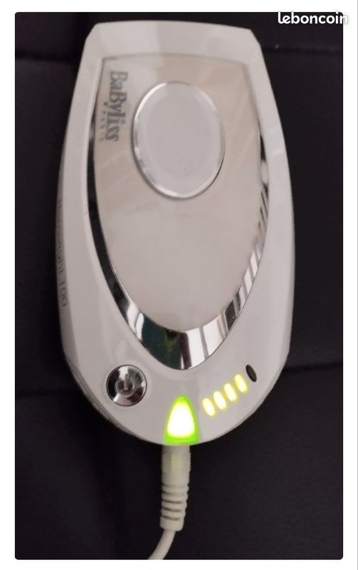 Épilateur lumière pulsée Babyliss Homelight

Je l'ai eu en cadeau alors que j'avais déjà pris rendez-vous pour une épilation définitive chez un dermatologue.

Testé une seule fois, il est comme neuf (image 2)