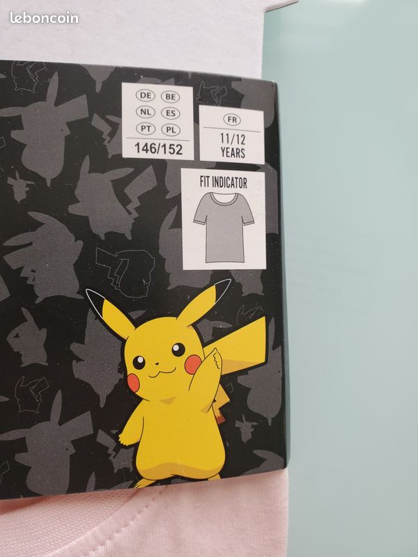 Tee-shirt Pokemon Pikachu - taille 146 152 - neuf (image 3)