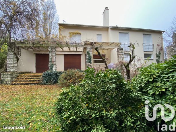 Maison 9 pièces 370 m²