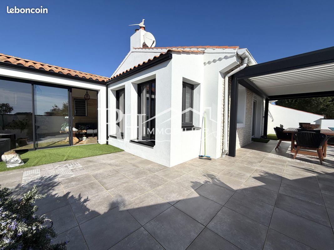 Maison 6 pièces 167 m² · à Brem-sur-Mer · 167 m² · 464 000 €