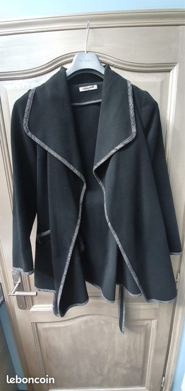 Veste noire à ceinture Christine Laure taille 40 (image 1)