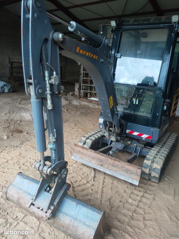 Mini pelle 1,8T eurotrac et remorque (image 1)