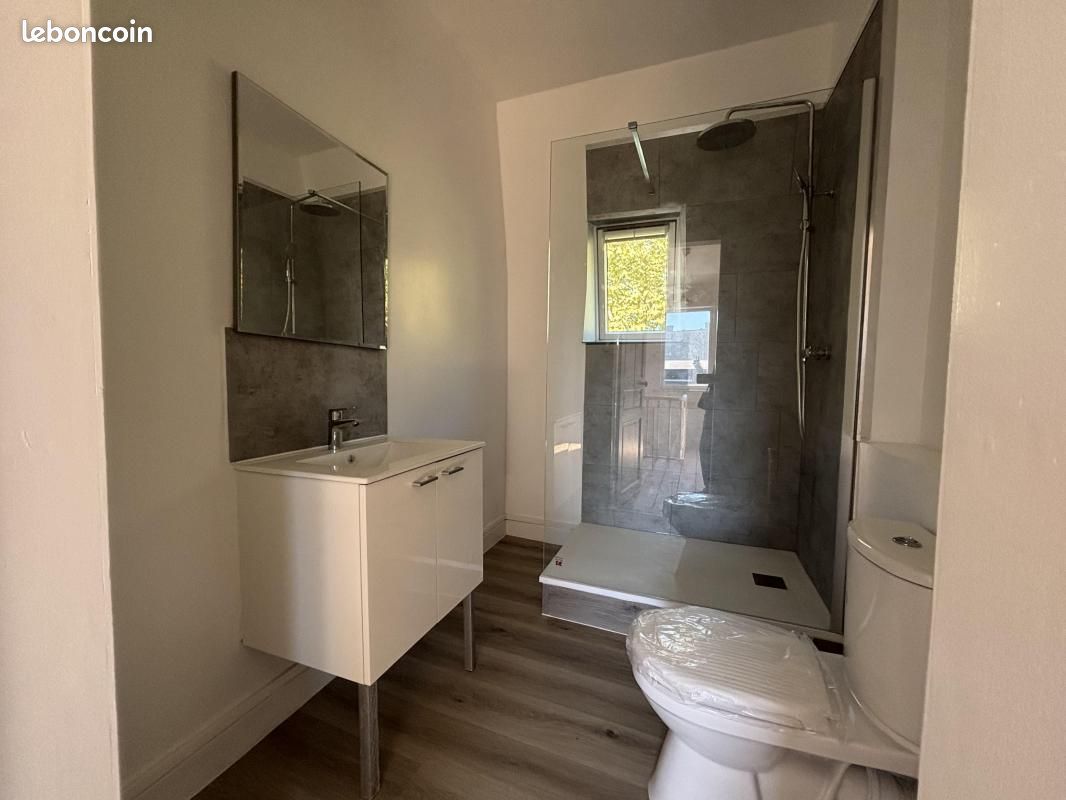 Maison a louer valenciennes - 6 pièce(s) - 135 m2 - Surfyn