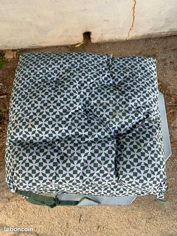 4 coussins de chaises kaki et blanc (image 3)