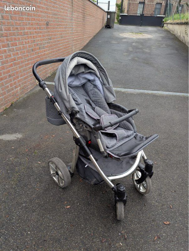 Poussette et base isofix (image 1)