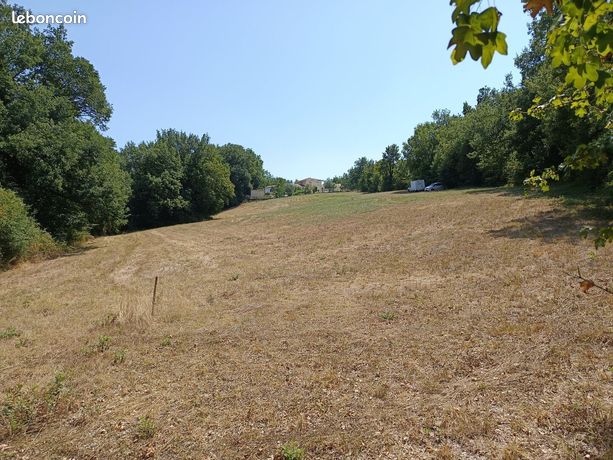 Terrain 1015 m² SAIX