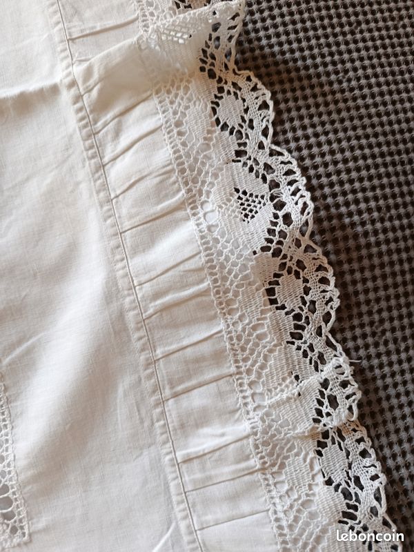Ancienne Trousse D'oreiller Crewel Broderie Motif Raisin – Sunset Designs Vintage