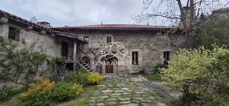 Maison 6 pièces 228 m²