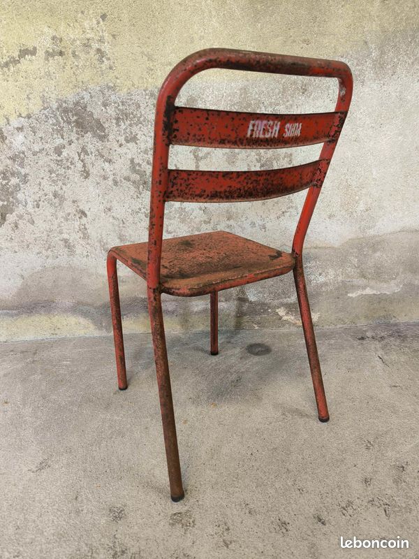 Chaise bistrot vintage en métal (image 8)