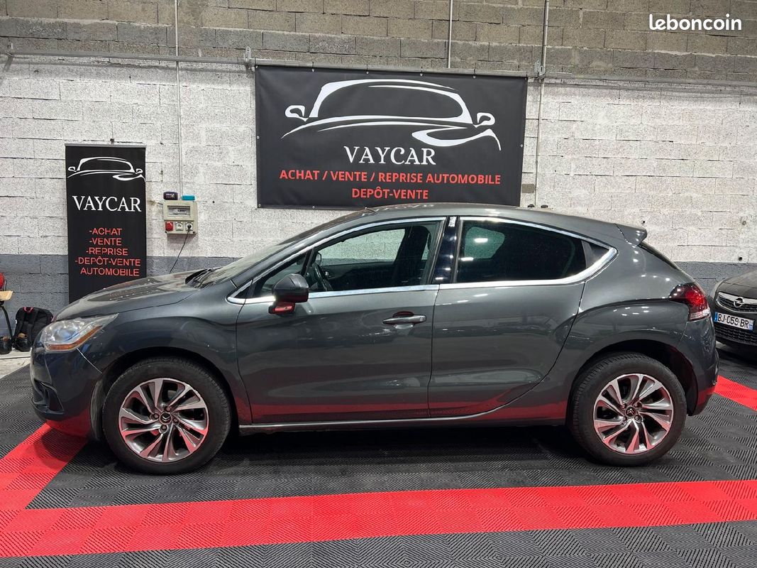 CITROEN DS4 1.6 E-HDI 110 EXECUTIVE, Garantie, 2012 (image 4)