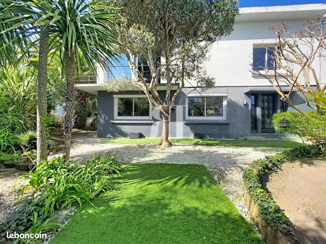 Maison 5 pièces 200 m² · à Lorient · 200 m² · 603 200 €