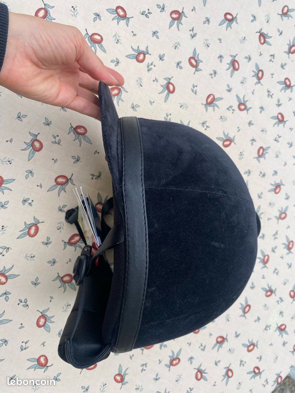 Casque équitation taille S (image 1)